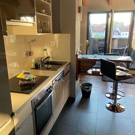 סארלואי Apartment Mit Dachloggia מראה חיצוני תמונה