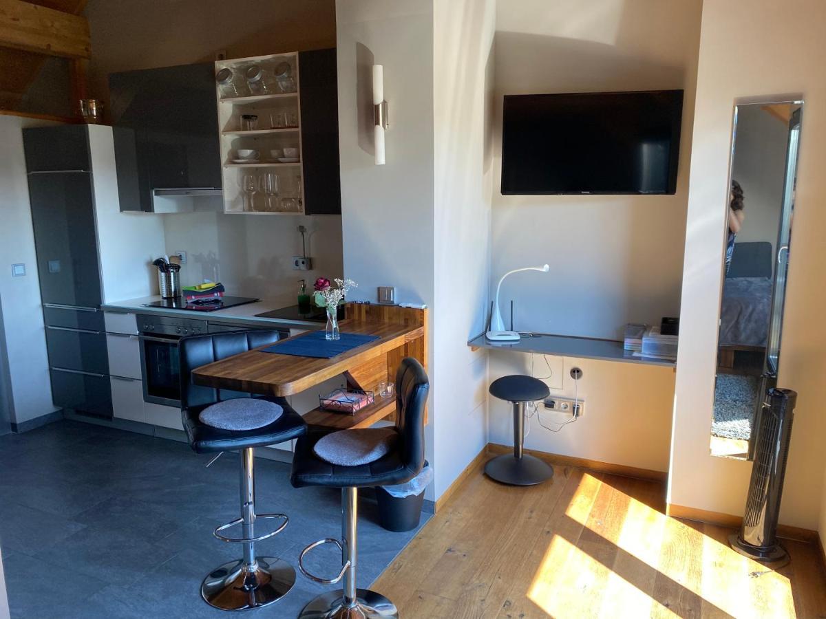 סארלואי Apartment Mit Dachloggia מראה חיצוני תמונה